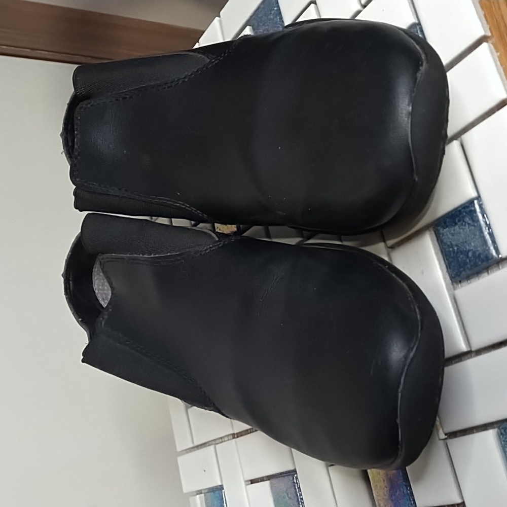 Style plus Color guard band shoes size 8